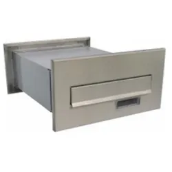 Skrzynka montowana  w murze SP1-R22